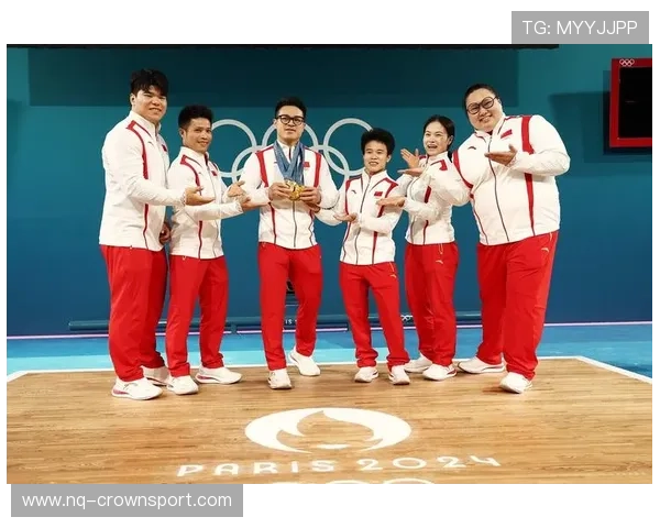 侯志慧赛前吃香蕉被拍，网友：这姐拿金牌比剥香蕉还快？