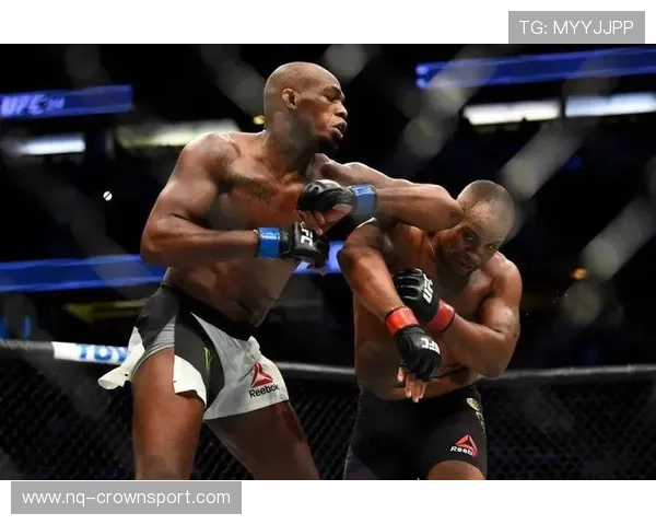 乔恩·琼斯朋友圈都没他空，光打比赛就能开大排量车一回了！