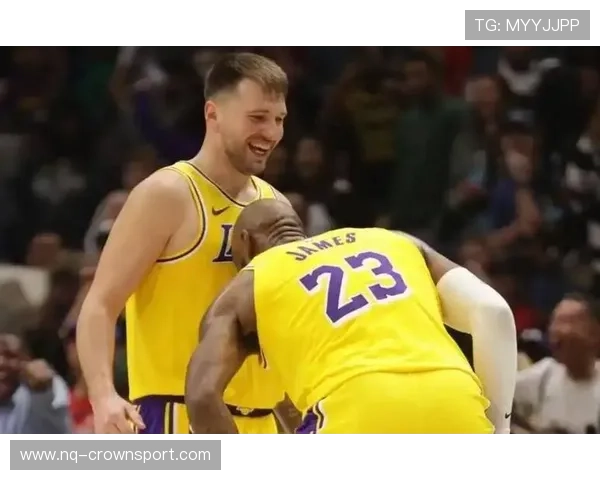 东契奇挡拆制造错位 场均30+效率胜詹姆斯