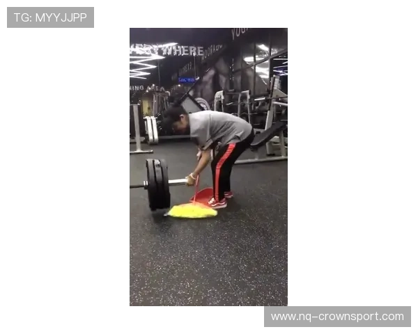 孔帕尼健身房扫地叔叔状态爆炸，这车马费得多少啊？