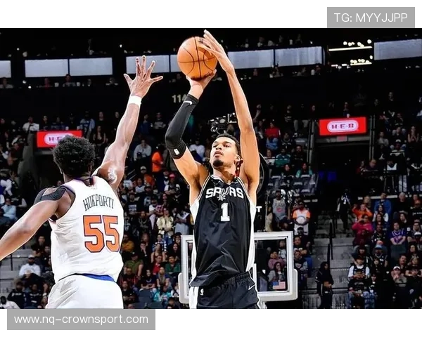 文班亚马挡拆拉开空间提升外线威胁与约基奇不同