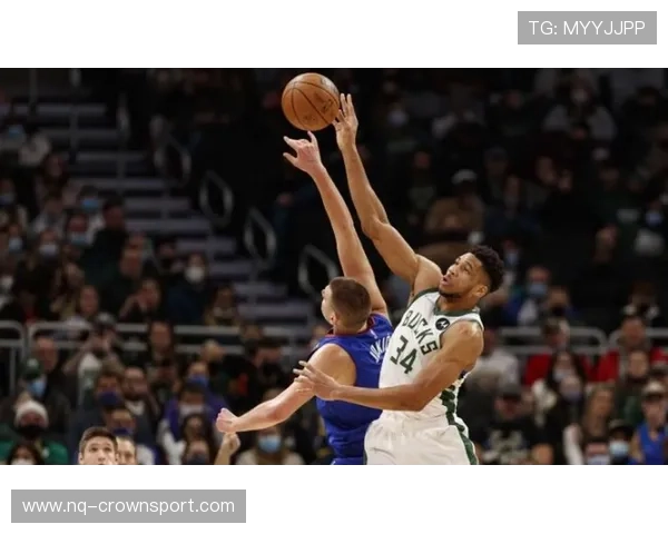 约基奇低位单打吸引包夹，助攻创造率胜字母哥