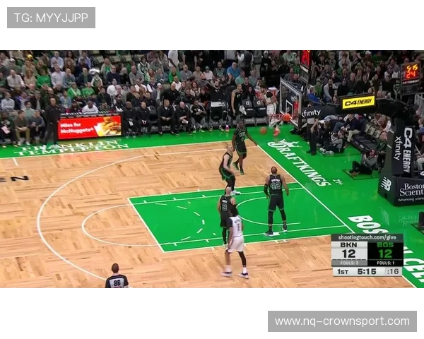 拉塞尔防守统治力重塑绿军战术体系