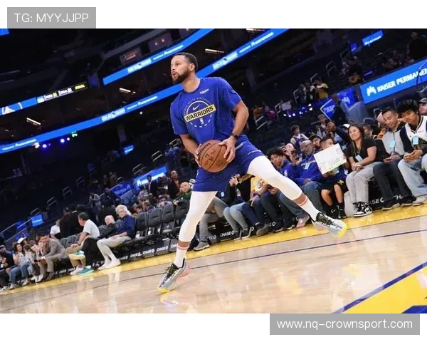 库里无球跑位拉空位三分 比上季更高效输出