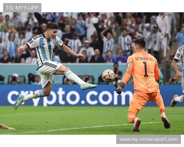 皇马中锋短缺问题逐渐加剧，对球队赛季稳定性与竞争格局带来变化